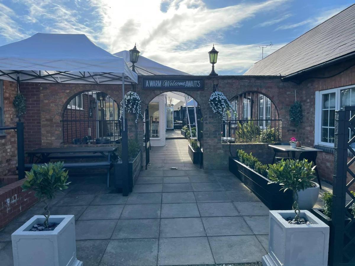 The Knife & Cleaver Houghton Conquest Exterior foto